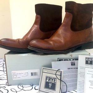 Frye, ‘Jamie’ zip-up bootie.  Half leather, half suede.  EUC.